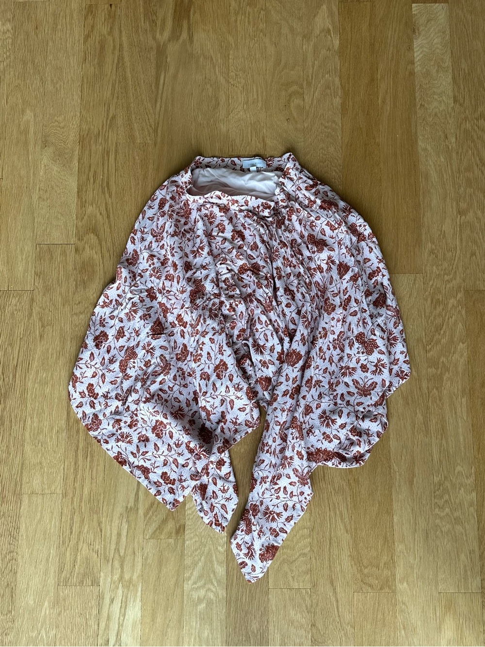 aritizia little moon pink floral skirt, size 4